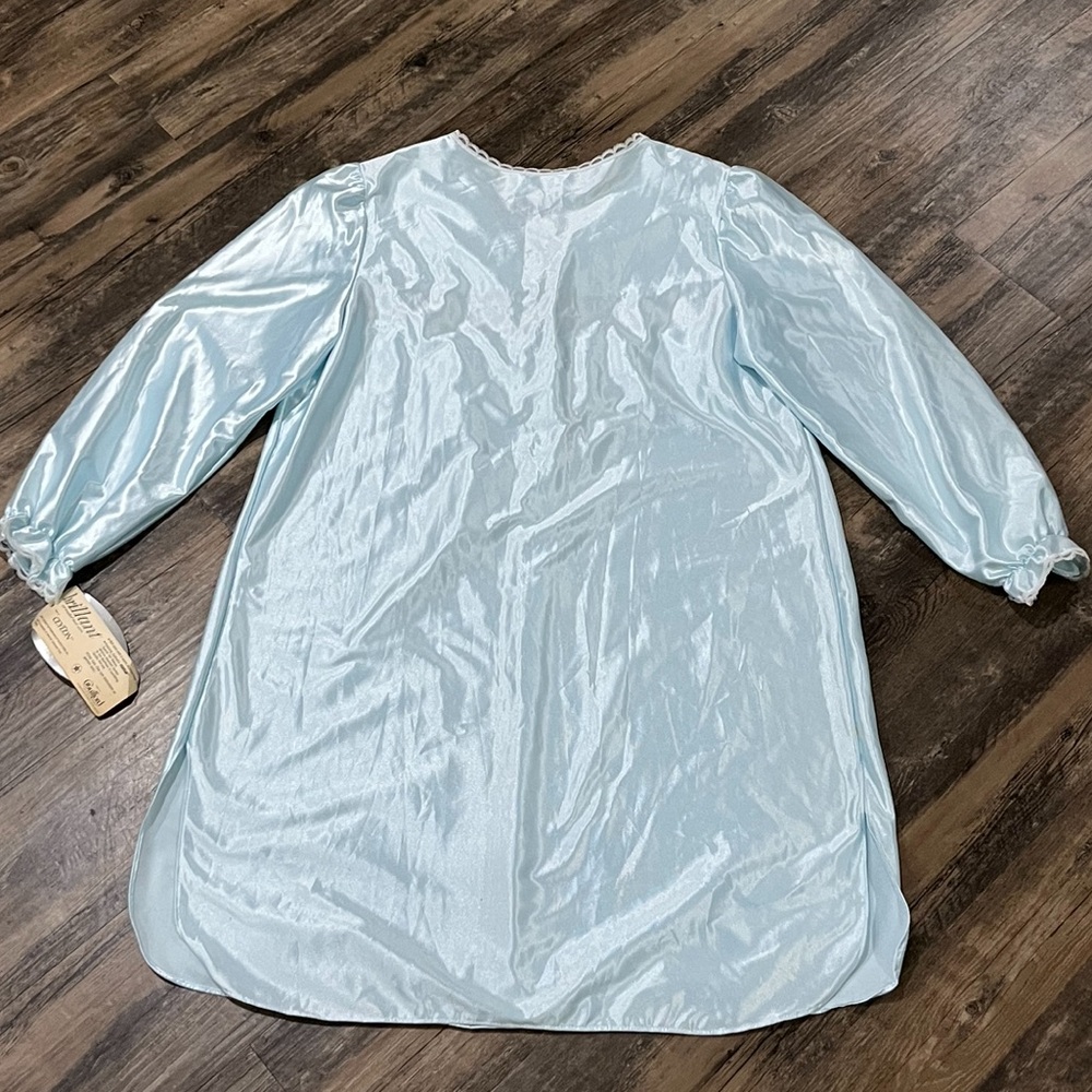 ๐บ๐ธ Featherbed Vintage Brushed back Satin Baby Blue Night Gown- NWT-Size Medium - Picture 10 of 11